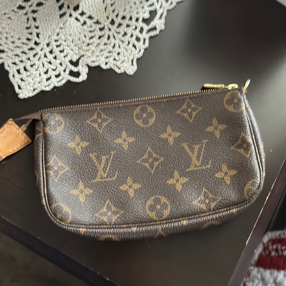 Pouchette